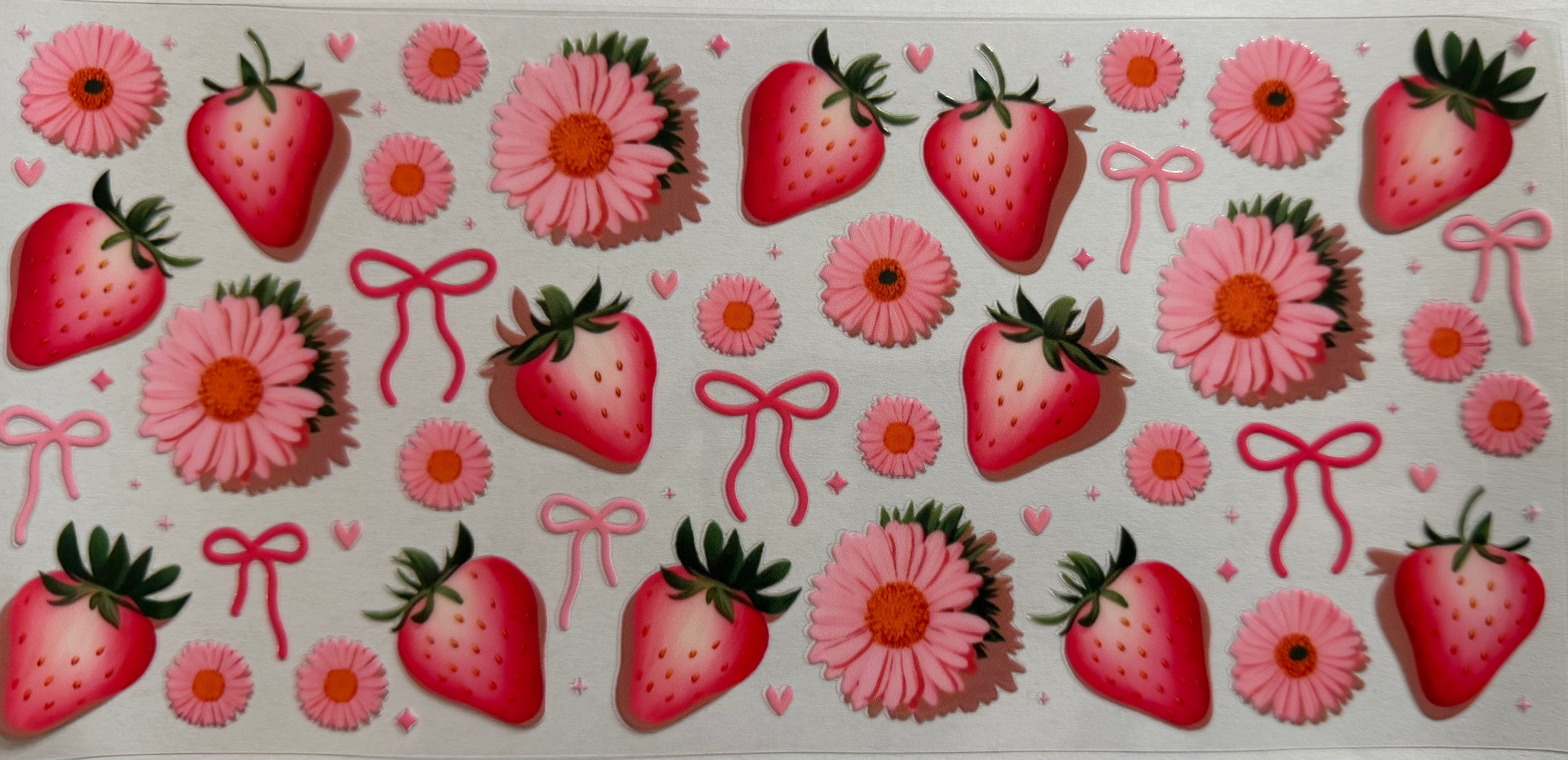 Strawberries & Bows 16oz Uv Dtf Wrap